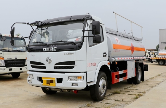 Small Oil Tanker 7.6 Cubic 4*2 Drive Mode Dongfeng New Truck Single Cab leaf spring