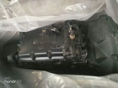 Reliable Bus Spare Parts Yutong Bus ZK6110H Gearbox Qijiang Gearbox S6-90 High Precision