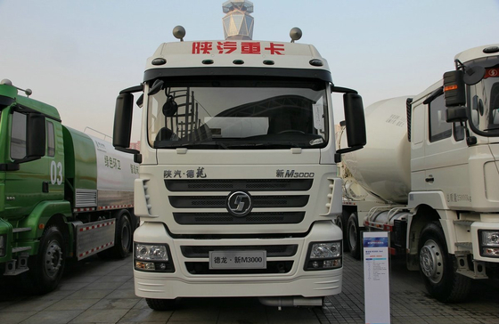 8x4 Oil Tanker Truck Shacman 12 Wheels Euro 4 Emission 30m3 Capacity Weichai 290hp