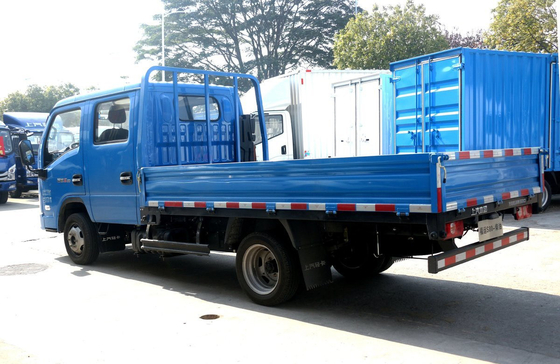 Cargo Trucks In Ghana Light SAIC Truck 2 Rows Seats Flat Bed Box 2300cc Engine Displacement
