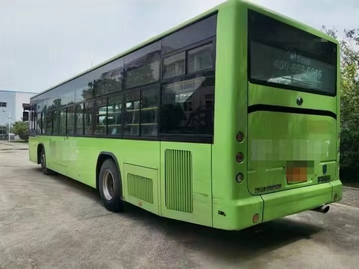 Zk6128 City Used Yutong Bus Right Hand Drive Coach Bus 60seats Diesel Engine Sightseeing