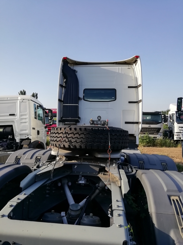 Heavy Duty 10 Wheeler HOWO A7 Tractor Sinotruk 6x4 420hp Tractor Truck Head