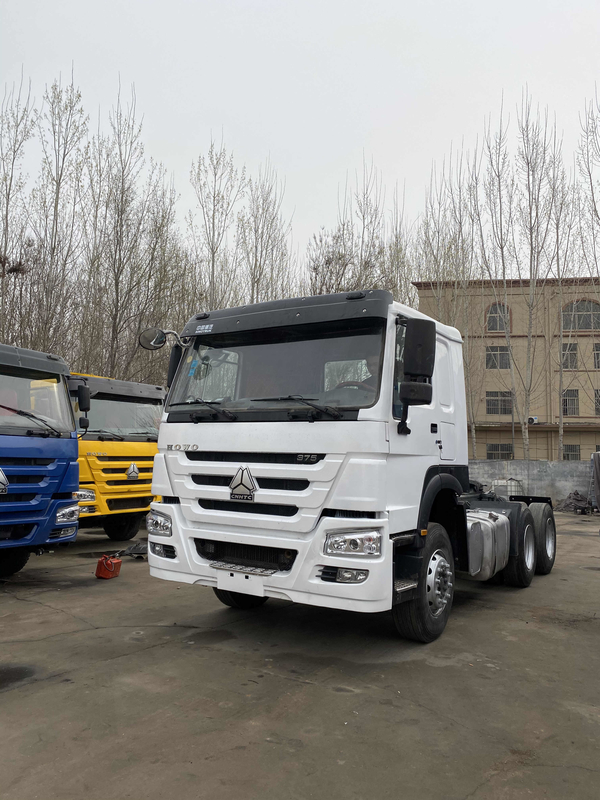 Heavy Duty Sinotruck Howo Used Tractor Truck With Weichai Engine 371HP New Paint