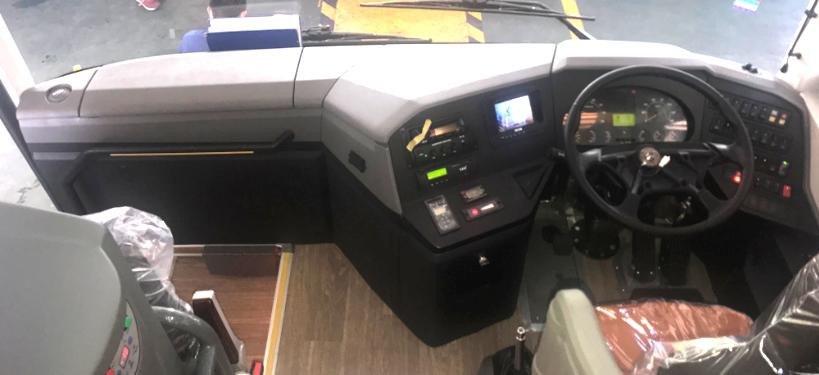 2021 Year 53 Seats New Arrival Kinglong XMQ6127cy New Coach Bus With Diesel Engine RHD Steering