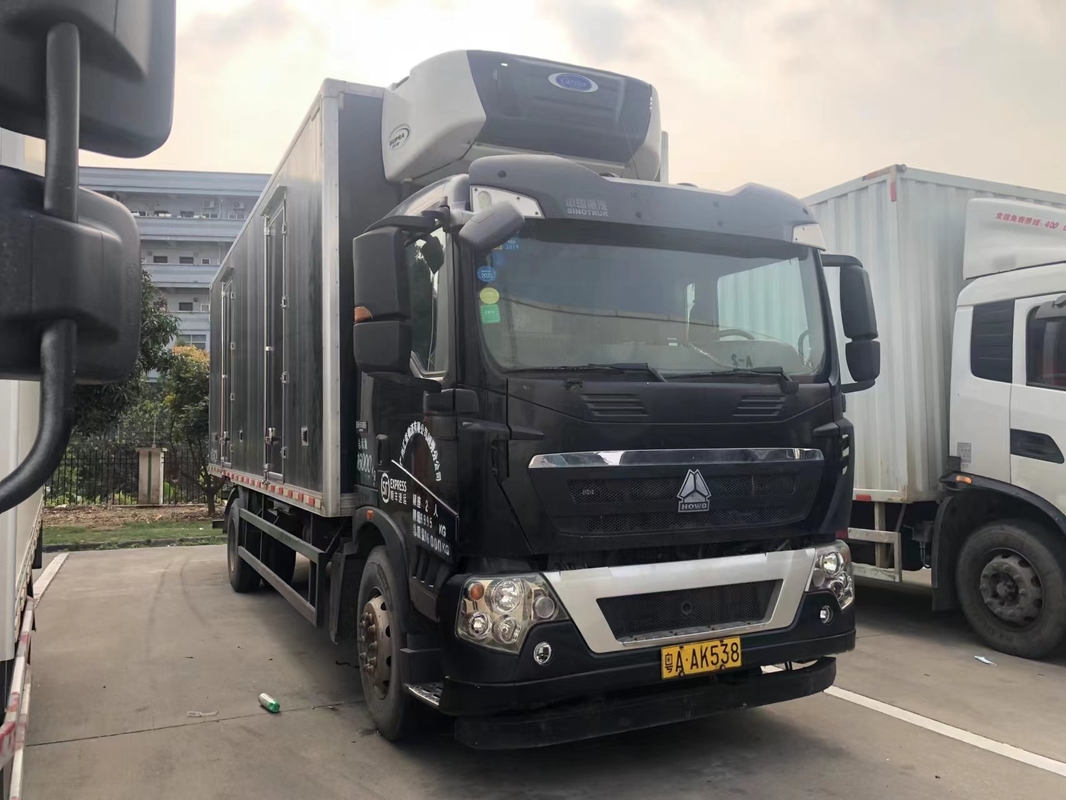 HOWO 10 Wheels 6*4 Used Refrigerator Truck Freezer Refrigerated Container Truck For Sale