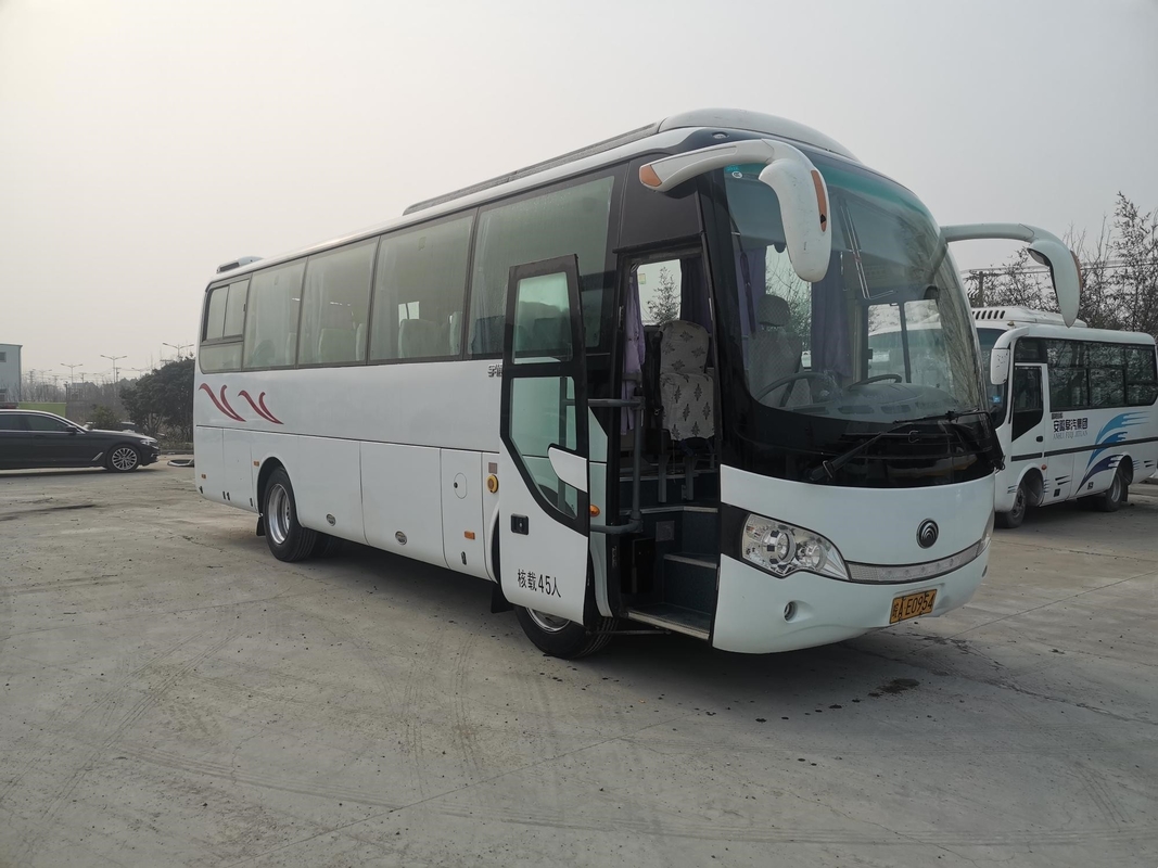 Second Hand Bus Yutong Bus 45seats 2+3layout Yuchai Engine 162kw Seal Window ZK6888
