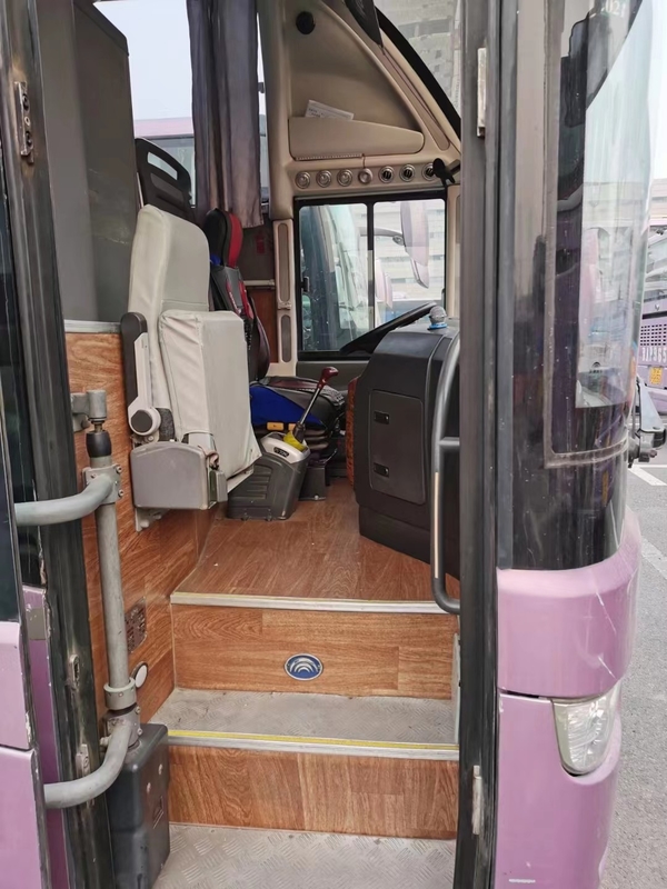 Old Coach 61 Seats 2014 Year Used Yutong ZK6147 Bus Double Axlebrake Luxury Buses