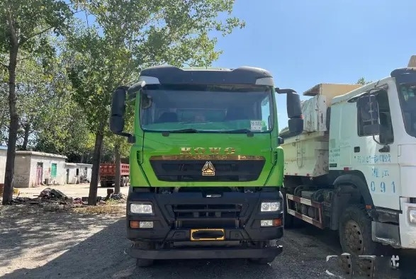 Second Hand Dumper Truck HOWO Sino Dump Truck 8×4 Drive Mode Used Diesel Engine Truck
