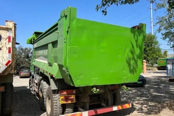 Second Hand Dumper Truck HOWO Sino Dump Truck 8×4 Drive Mode Used Diesel Engine Truck