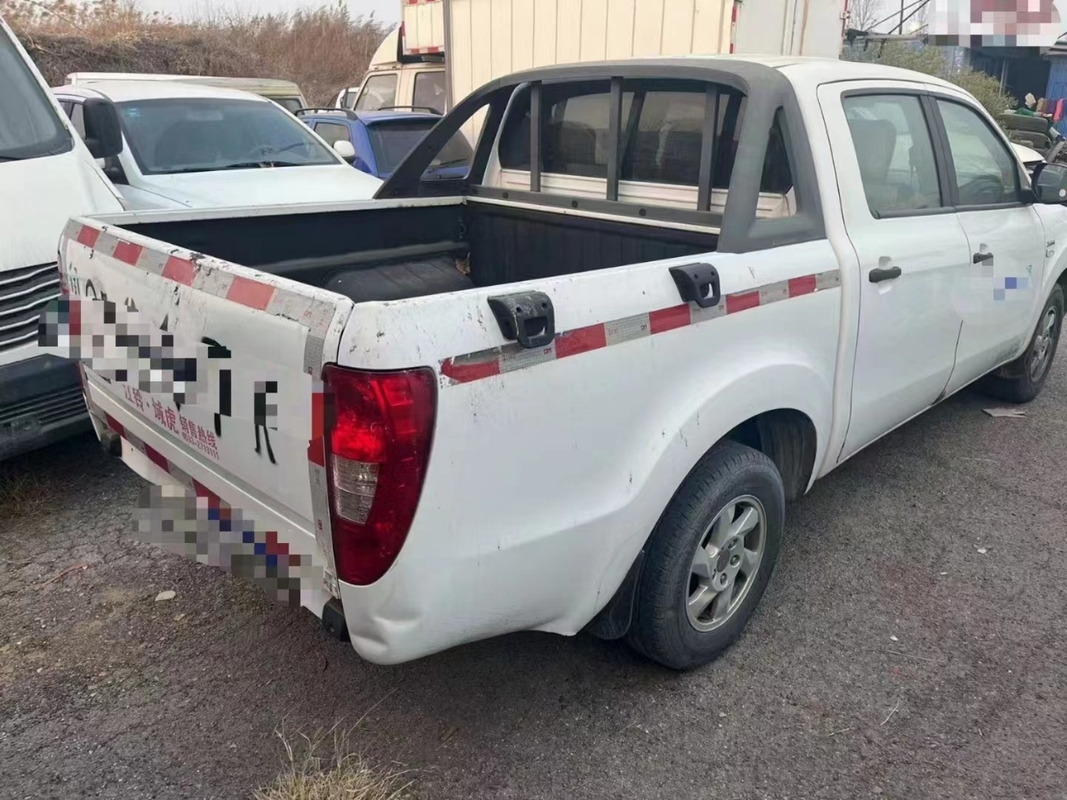 Used Oil Trucks Double Seating 4 Doors Oil Engine 4×2 Drive Mode Manual Transmission JMC Pickup