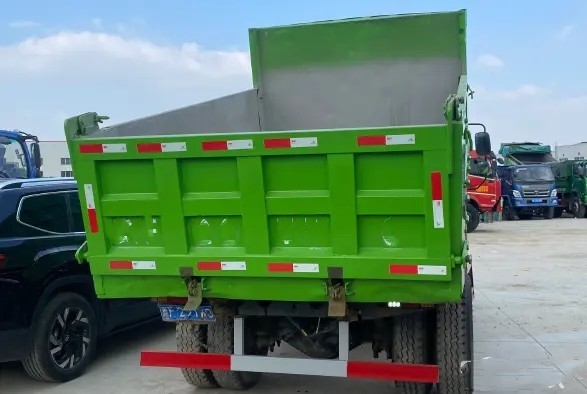 Mining Dump Truck 150hp 4×2 Green Color SHACMAN SX3310 Fast Gearbox Rated Load 15.37t