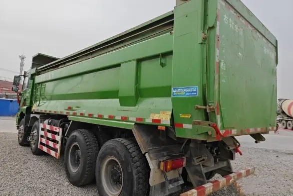 Used Diesel Trucks 12 Tires Head Cabin 8×4 Drive Mode 375hp 2nd Hand SHACMAN Dump Truck