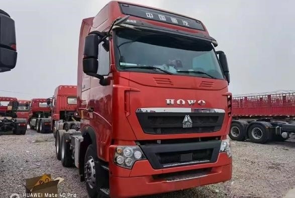 2nd Hand Trailers 3 Seats 6×4 Drive Mode 460hp HOWO Tractor Trailer Red Color 10 Tires