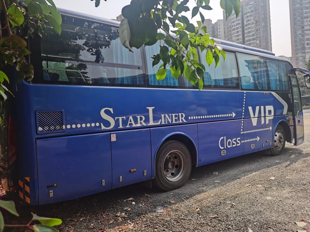 2nd Hand Bus Yuchai Engine 220hp 38 Seats Sealing Window 8.7 Meters Used Golden Dragon Bus XML6887