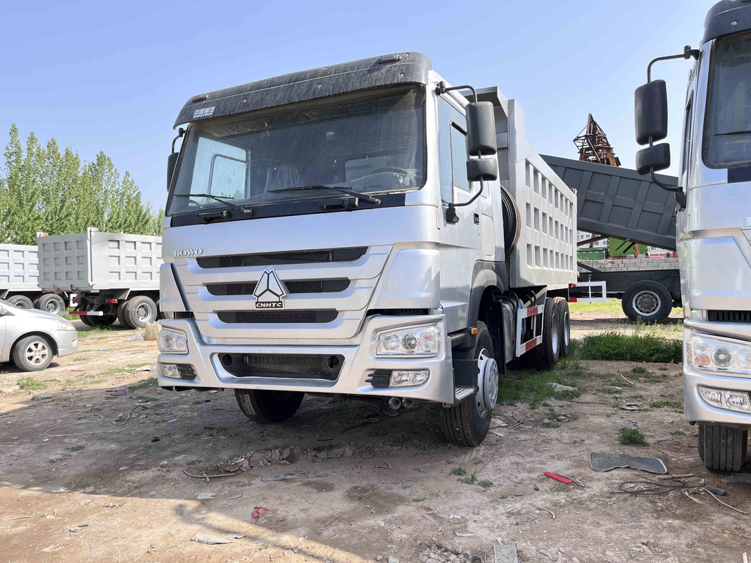 Used Howo Trucks 8 Meters 380hp 6 Cylinders Diesel Engine EURO III 10 Wheels 6×4 Howo Dump Truck ZZ3257