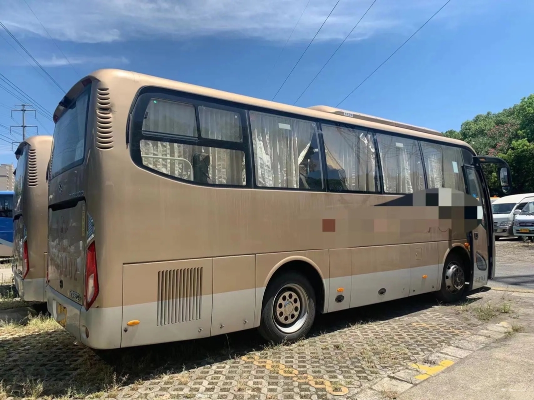 Used Coach Bus Weichai Engine 34 Seats 2018 Year Golden Color 8 Meters 2nd Hand Kinglong XMQ6802