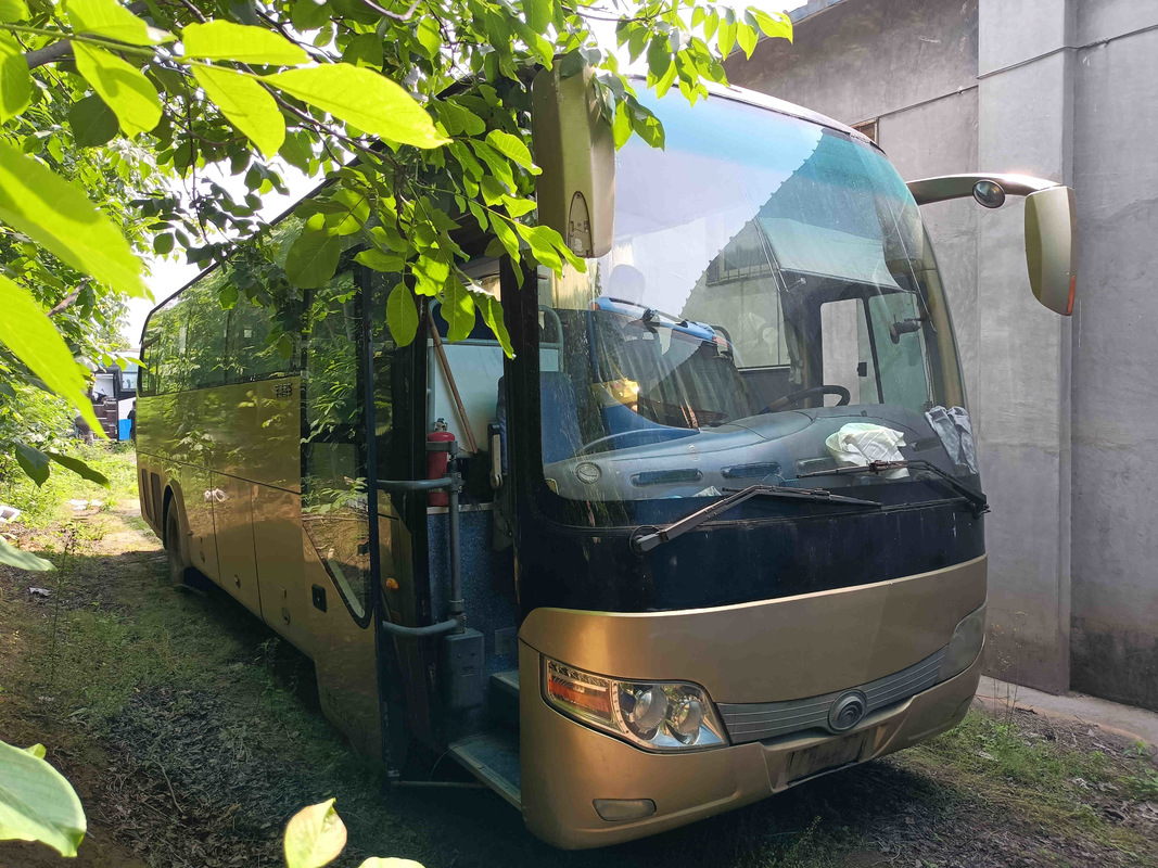 Young Tong Bus 51 Seats Golden Color Sealing Window EURO III 10.5 Meters Rear Engine Used Yutong Bus ZK6110