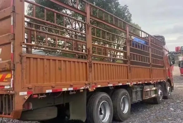2nd Hand Lorry Orange Color 12 Meters 8×4 Drive Mode Yuchai Engine 6 Cylinders 420hp 2021year Dongfeng Cargo Truck