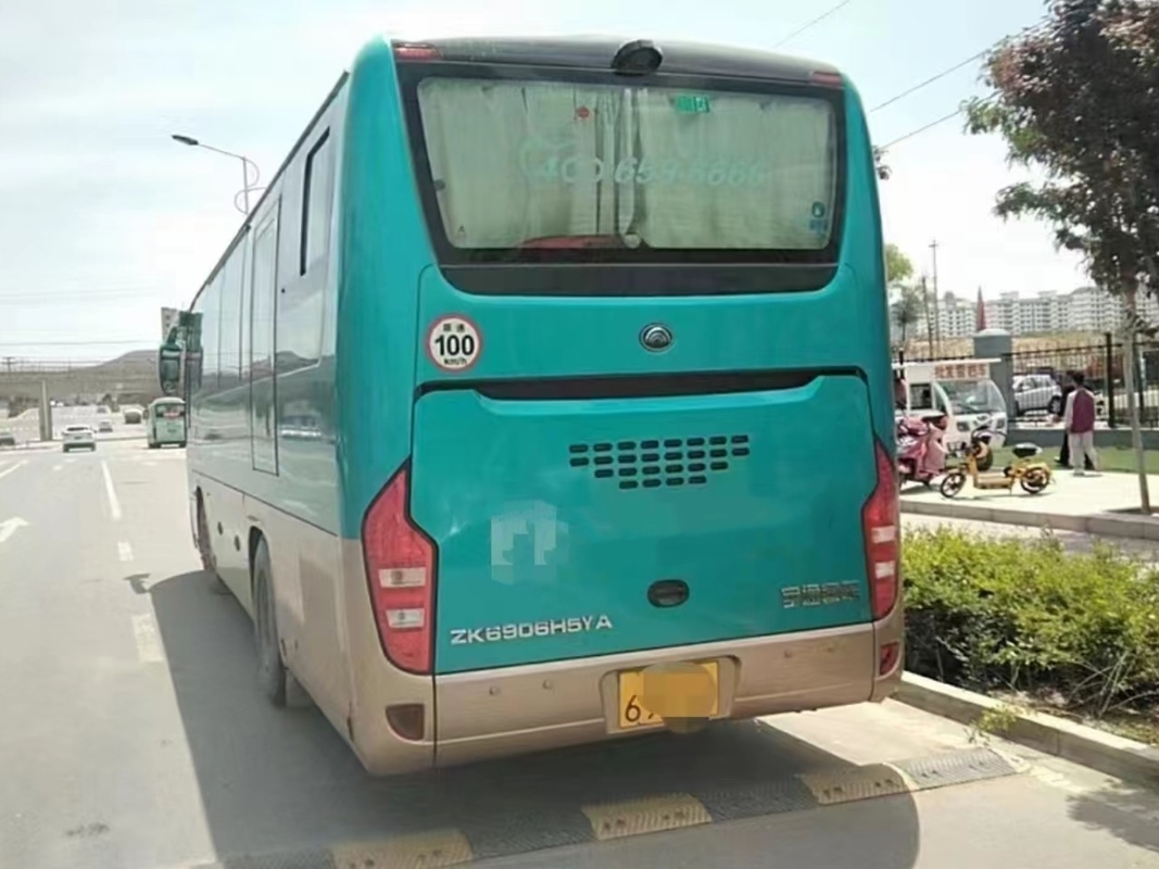 Used Motor Coaches Green Color 36 Seats Middle Passenger Door Air Conditioner 2nd Hand Yutong Bus ZK6906