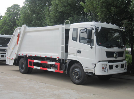 Used Diesel Trucks 8 Meters Long 10m³ Loading Capacity Dongfeng Refuse Compactor RHD