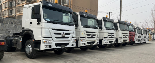 Used Diesel Trucks White Color 6×4 Drive Model Weichai Engine 430hp 12 Gears Standard Cabin Howo Tractor
