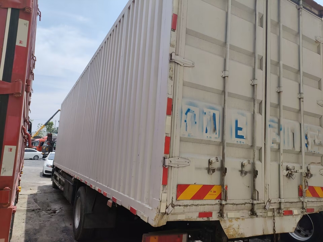 Used Cargo Trucks Cummins Engine 245 Hp Fast Gearbox 10 Meters Long High Roof Cabin Dongfeng Van Truck