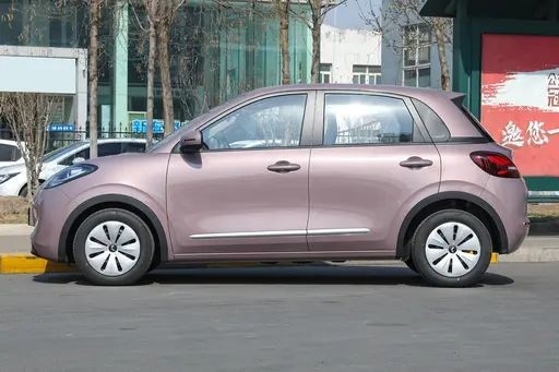 New Energy Vehicles Ute Wuling Bingo 203KM 2023 Model 5 Seats 4 Meters Long