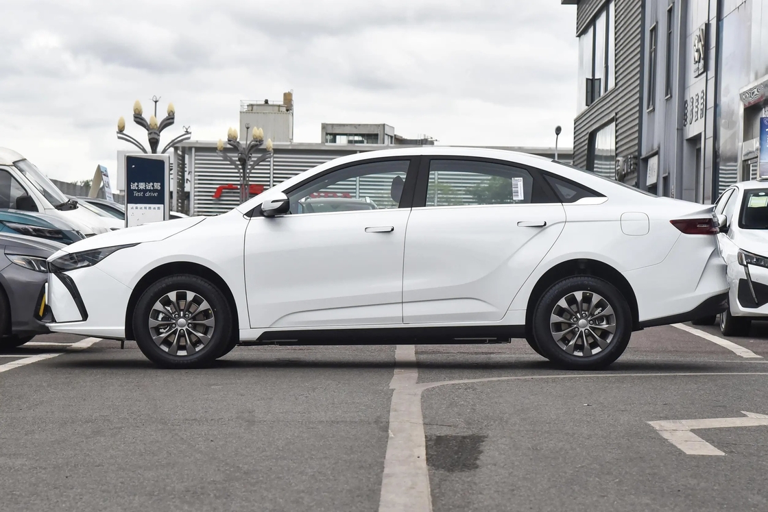 Electric Vehicles Geely Atlas G6 Model Brand New 410KM 136hp Pure Electric