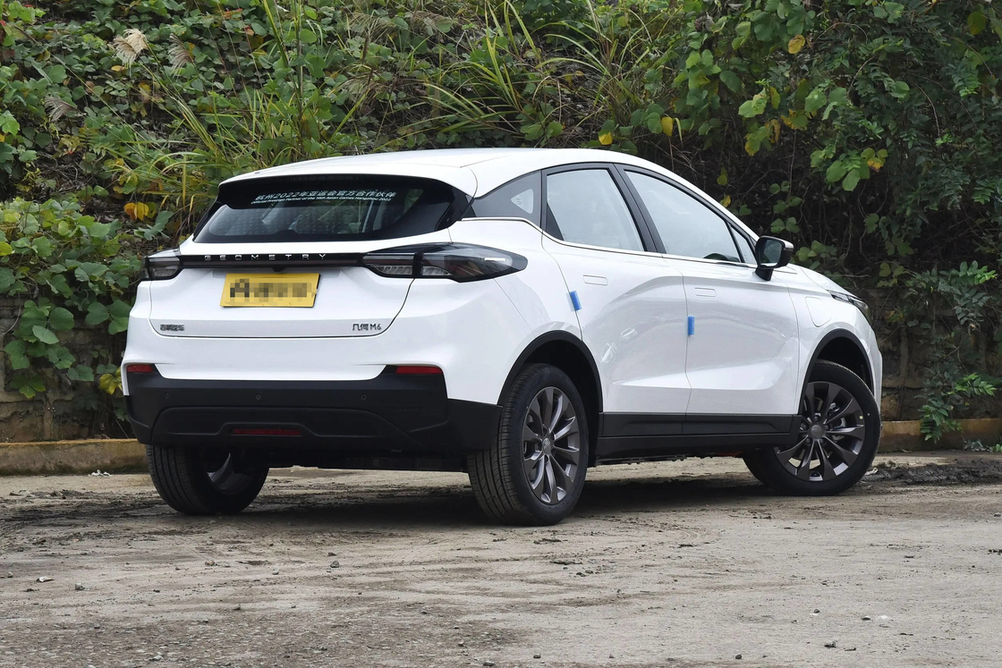 New Electric Cars Geely Atlas M6 Model 5 Seats 450km Long Distance Battery Life