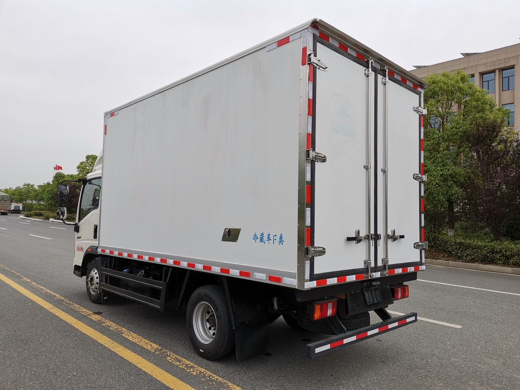 160hp Truck With Refrigeration Howo 18 Cubic Van Weichai Engine 4*2 Drive Mode