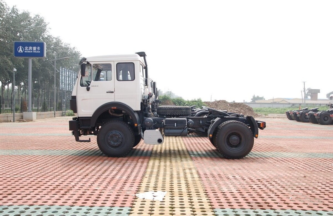 6 Tires Used Medium Duty Trucks 4*2 Beiben Head Tractor 300 Hp Flat Roof Euro 3