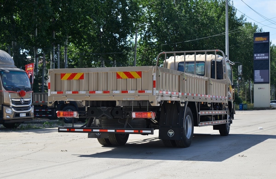 Middle Goods Foton Cargo Truck Single And Half Cab 6.8 Meters Diesel Engine