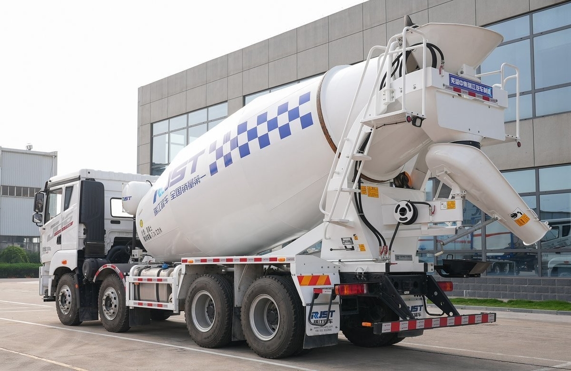 Concrete Mixer Truck Jiefang 8*4 Drive Mode Used Concrete Trucks 7.74 Cubic Flat Roof