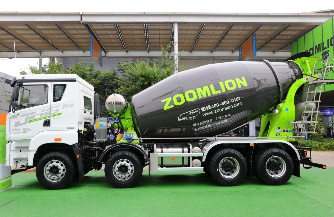 Euro 5 Jiefang Used Concrete Mixer Truck 320hp 8*4 Drive Mode 8 Cubic 12 Tires