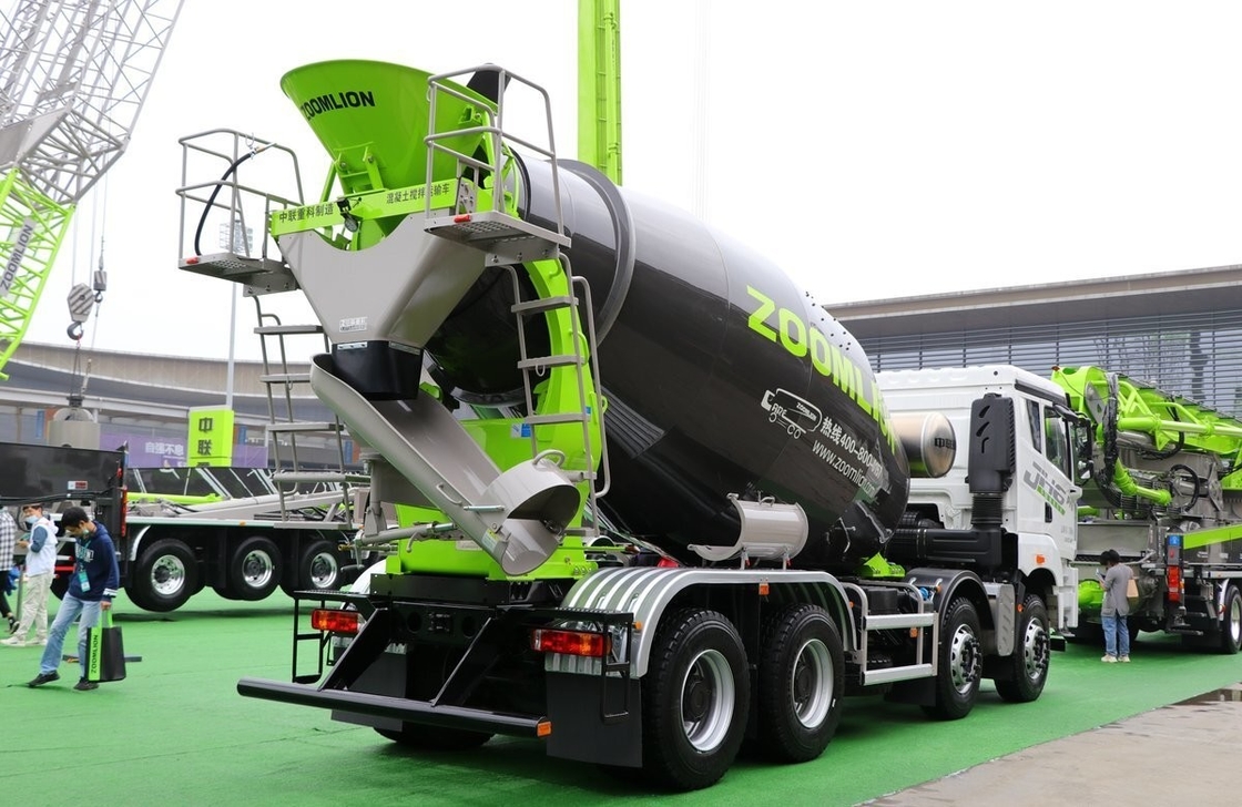 Euro 5 Jiefang Used Concrete Mixer Truck 320hp 8*4 Drive Mode 8 Cubic 12 Tires