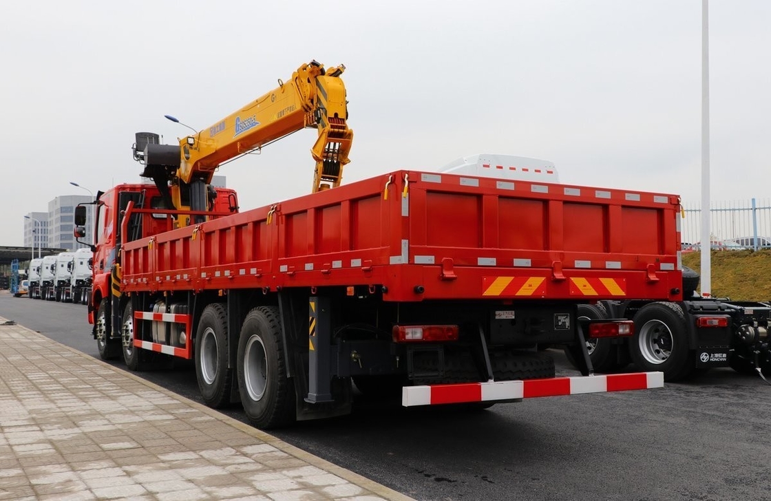 8*4 Drive Model Pre Owned Truck Crane Hongyan Mounted 350hp Heavy Duty Euro 6