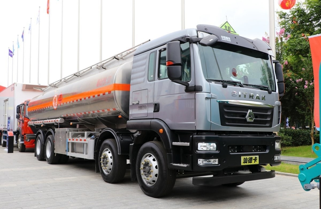 Used Heavy Duty Trucks Sinotruck Second Hand Oil Tanker 8*4 Drive Mode 26 Cubic 4 Axles
