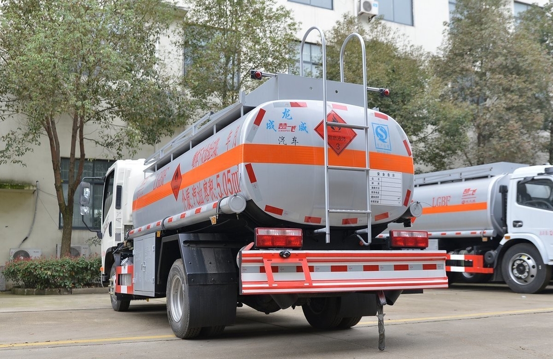 Small 5 Cubic Used Oil Tanker 4*2 Jiefang Fuel Tanker Truck Double Rear Tires