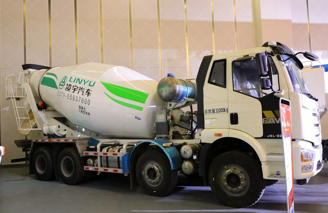 Truck Mixing Concrete FAW J6L Model 8*4 Drive Mode 8 Cubic Tanker 320hp 4 Axles