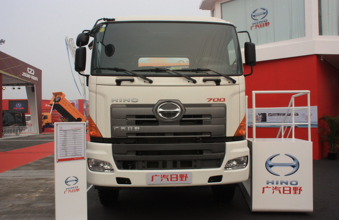 Trucks Concrete Mixer 350hp Zoomlion Tanker 8*4 Hino Mixing Euro 3 Use In Africa