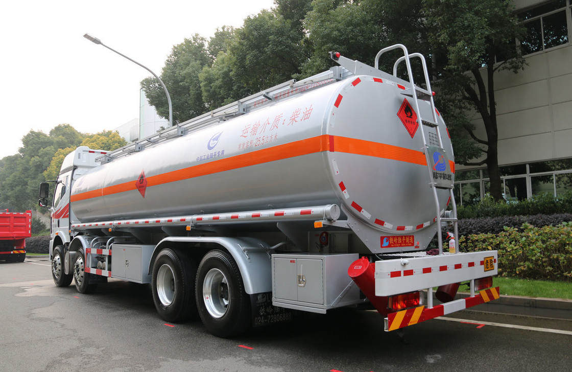 FAW 8*4 Fuel Tanker Truck JM6 Model Used Oil Storage Tanks 31.5 Cubic 280hp LHD