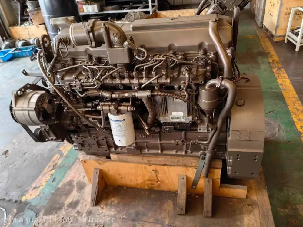 Second Hand Bus Spare Parts YuChai6L260-42 Engine Euro 4 Diesel 260 Maximum horsepower