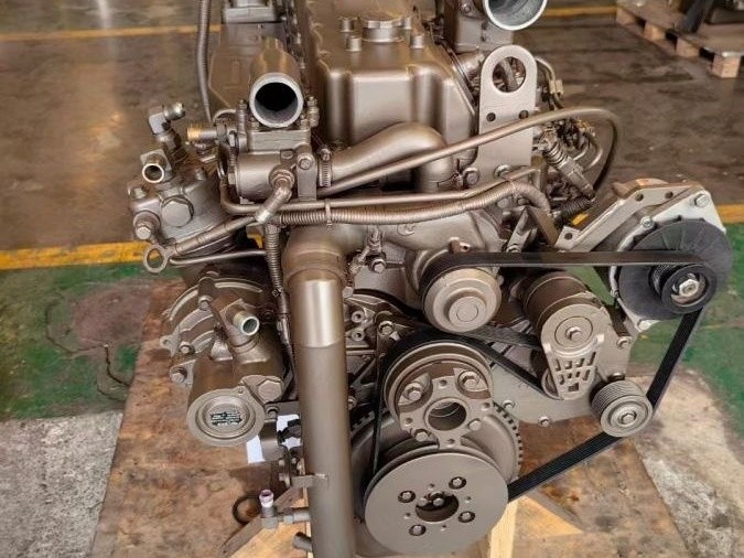 Second Hand Bus Spare Parts YuChai6L260-42 Engine Euro 4 Diesel 260 Maximum horsepower