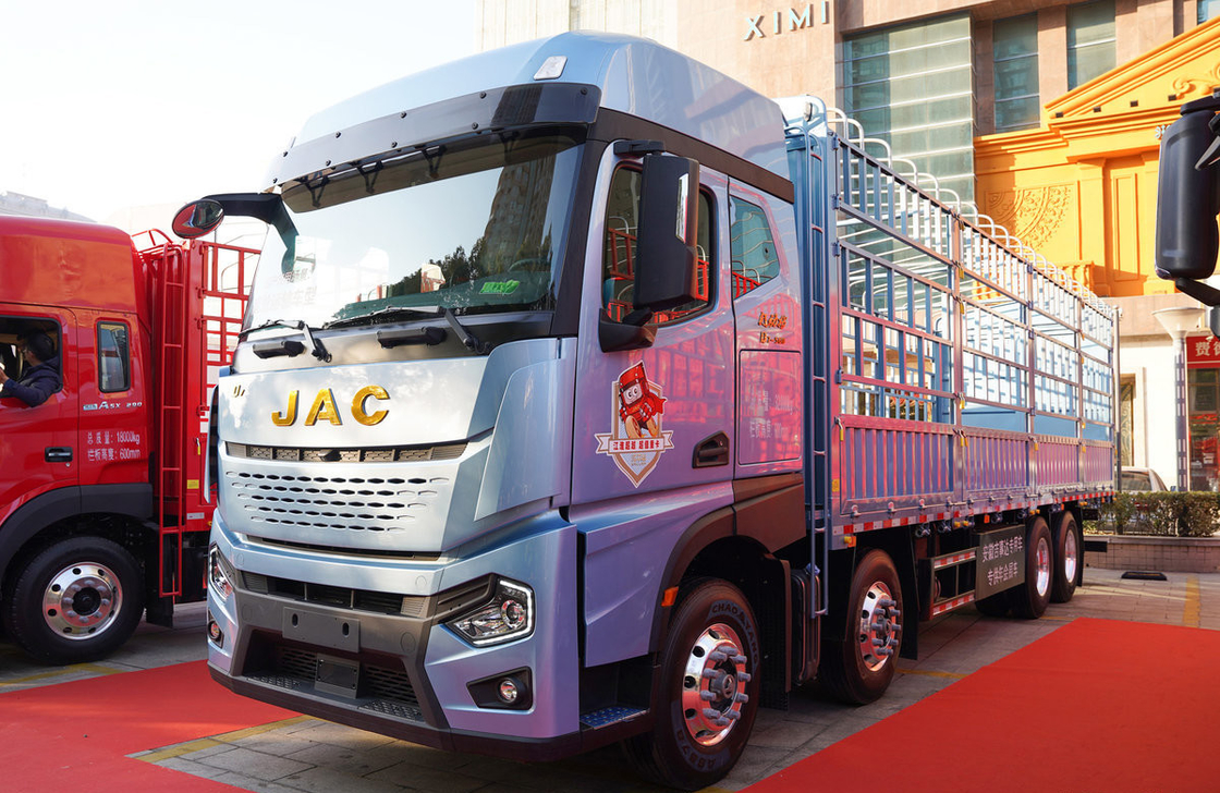 Cargo Truck Used 8*4 JAC Fence Box 560hp Cummins Engine ZF Gearbox High Roof Cab