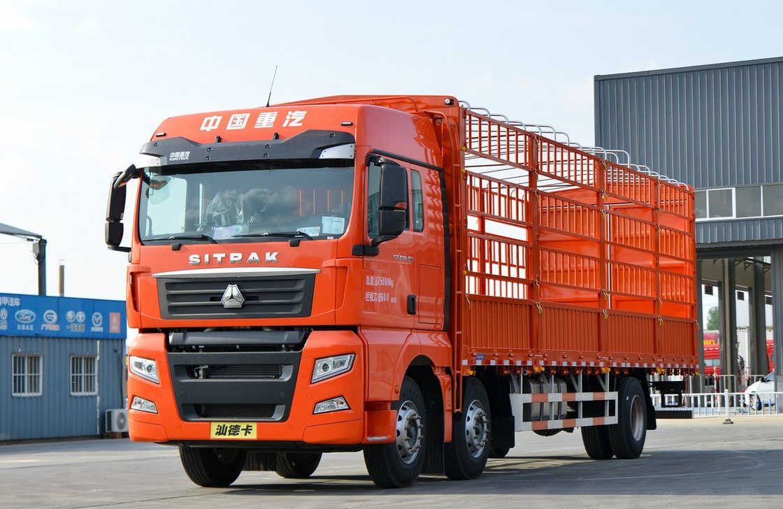 Used Howo Cargo Truck SITRAK G7 Model 6*2 Lorry Truck Leaf Spring 8.6 Meters Long Box