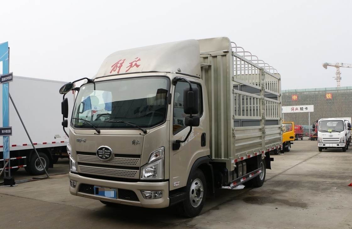Used Faw Cargo Truck Champagne Color 4*2 Fence Lorry Truck 4 Meters Box Flat Cabin