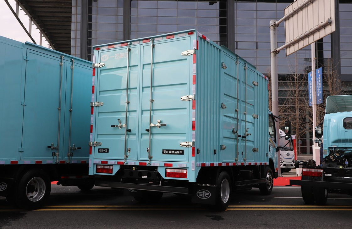 Used 4x2 Cargo Truck FAW Van Truck CNG Engine 150hp Container Box 3300mm Wheelbase