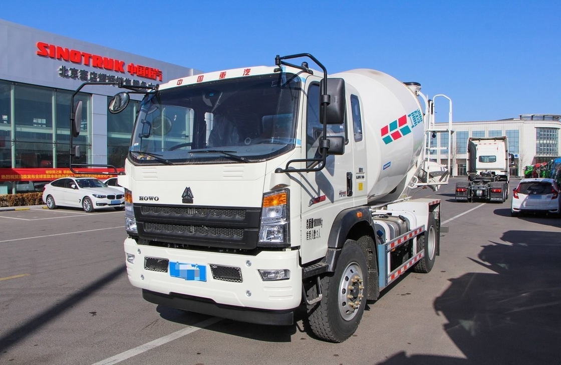 Concrete Mini Truck Mixer HOWO 4×2 Weichai Engine 220hp 4 Cubic Single Axle 6 Tires