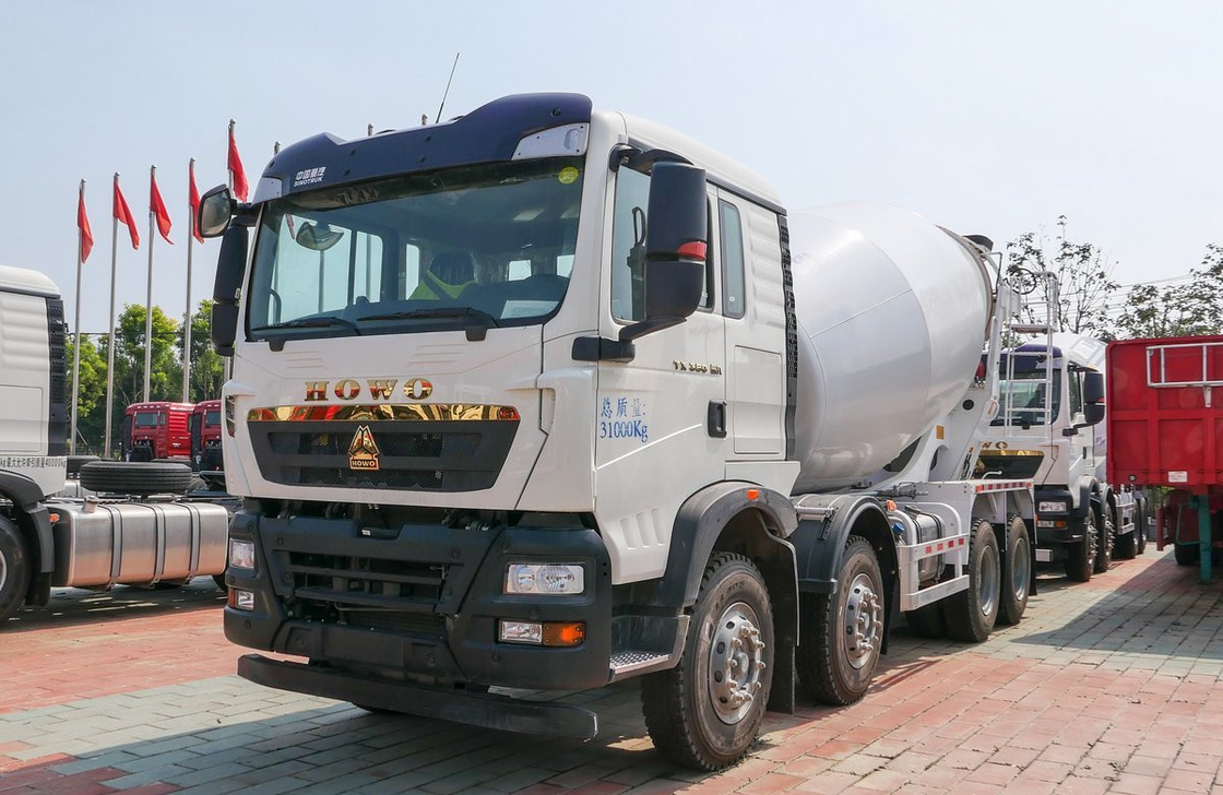 Howo Concrete Mixer Truck 7.8 Cubic Tanker Howo TX 8*4 Drive Mode Weichai 350hp