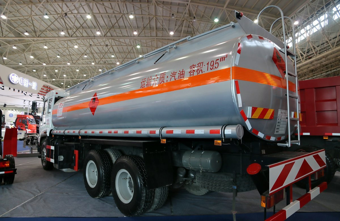Heavy Oil Tanker Truck Sinotruck 20m3 Tanker Aluminum Alloy MAN Front Axle Flat Cab